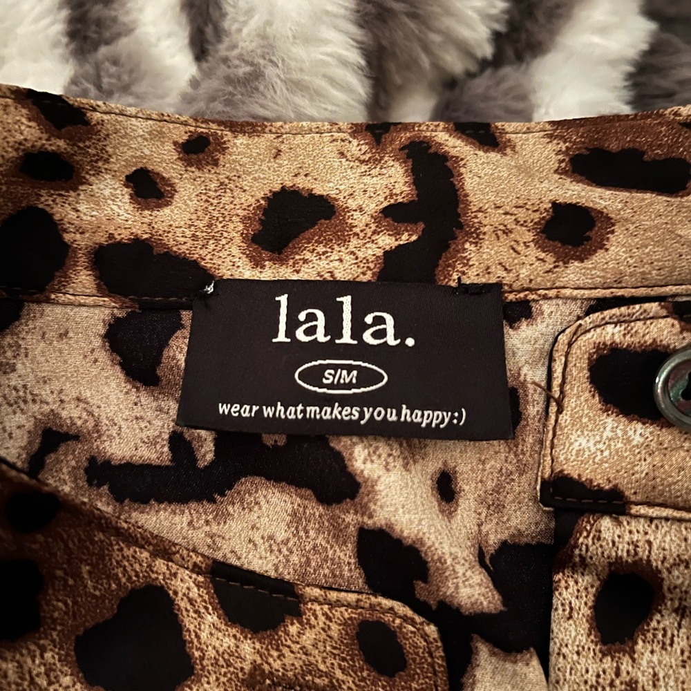Dressed in LALA Here kitty leopard satin duster dress